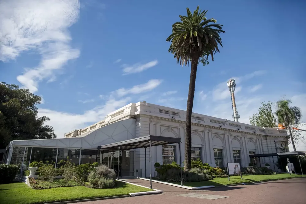 El ministro De Pedro participa de la Noche de Intendentes en La Rural