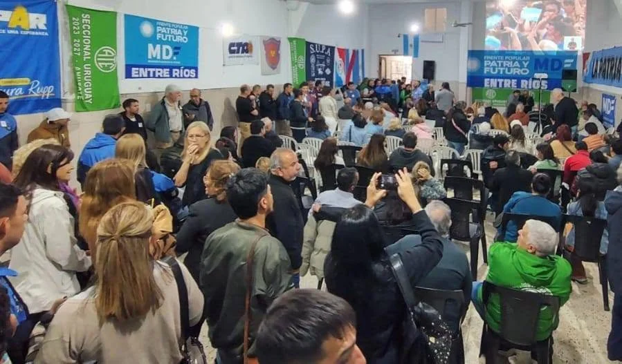 El Movimiento Derecho al Futuro realizó su primer plenario en el departamento Uruguay.