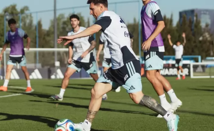 La Selección se entrena previo al cruce con Mauritania.