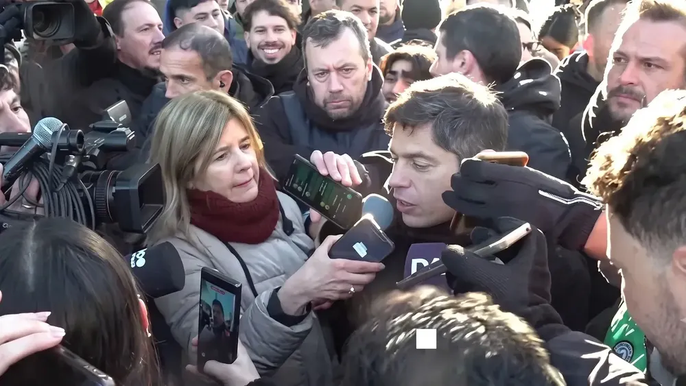 “El lío lo armó Milei”: Kicillof cruza al Gobierno por los salarios, la deuda y la Ley de Propiedad Privada.