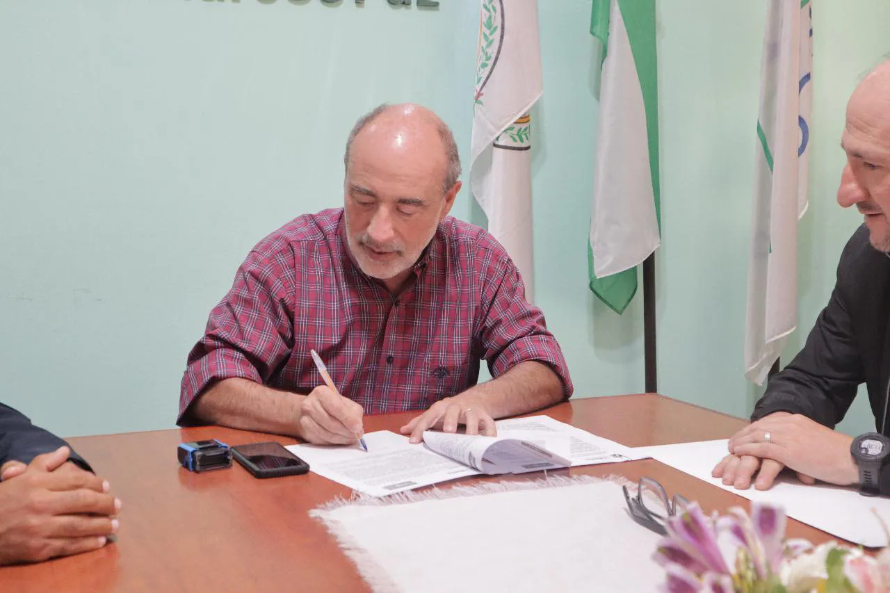 Curutchet firmó un convenio con autoridades de la Universidad Nacional del Delta 2