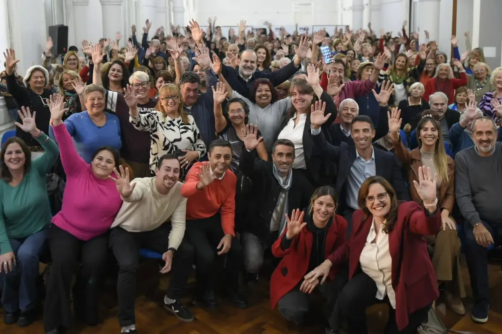 lanzamiento de talleres bahía