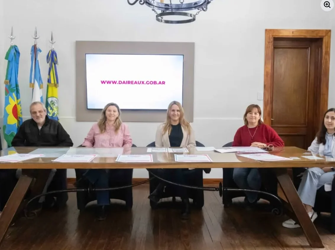 Entregaron anteojos y presentaron el programa Daireaux Sonríe