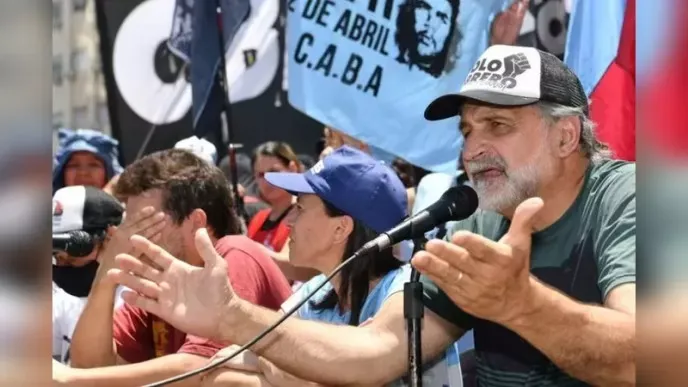 Las organizaciones sociales hicieron sentir sus reclamos en una jornada tensa