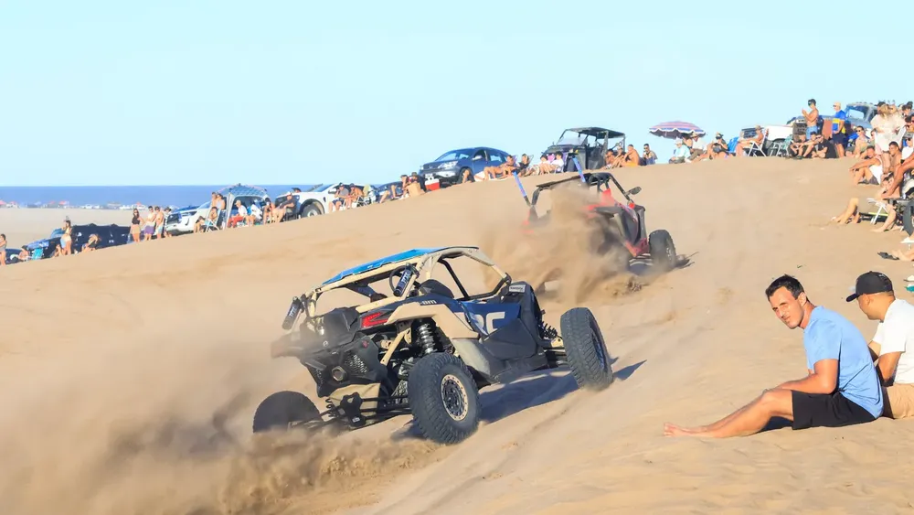 Buscan prohibir vehículos en las playas bonaerenses