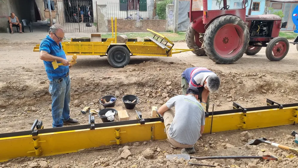 cordón cuneta en rojas