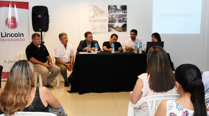 Serenal quiere construir un nuevo edificio para el HCD en donde hay una plaza y hay polémica