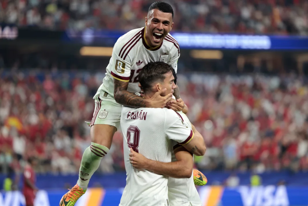 España festejó ante Portugal.