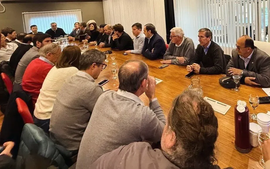 Intendentes y autoridades de la UCR bonaerense