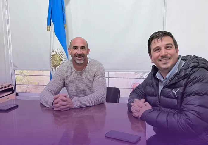 El coordinador de La Libertad Avanza Avellaneda, Cristian Frattini, con Sebastián Tejo, coordinador de la Carlo