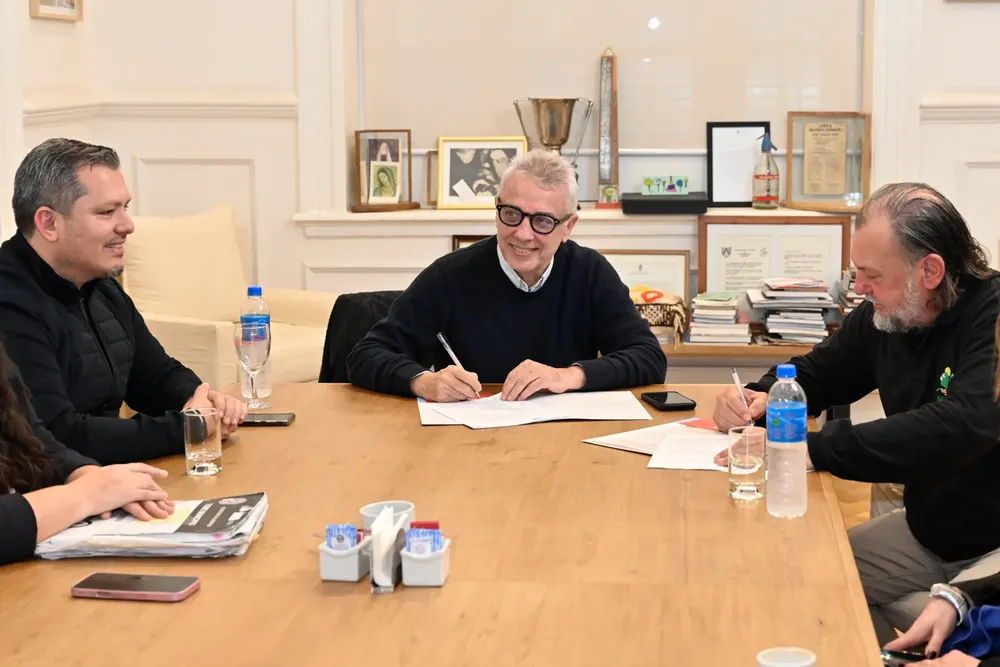 El Municipio de Tigre y la empresa Big Trees firmaron un convenio marco.