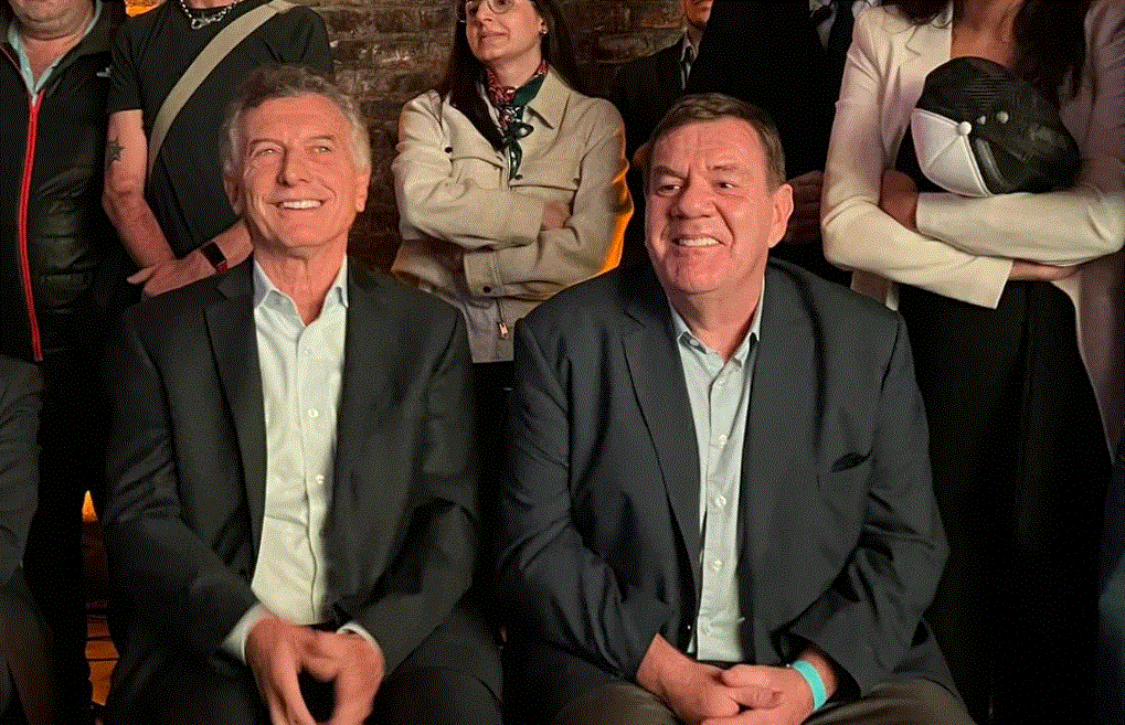 Montenegro junto a Macri.