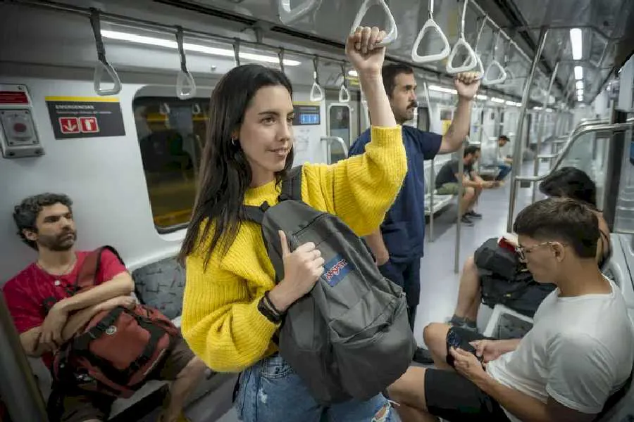 Caen los viajes en medios de transporte en abril.