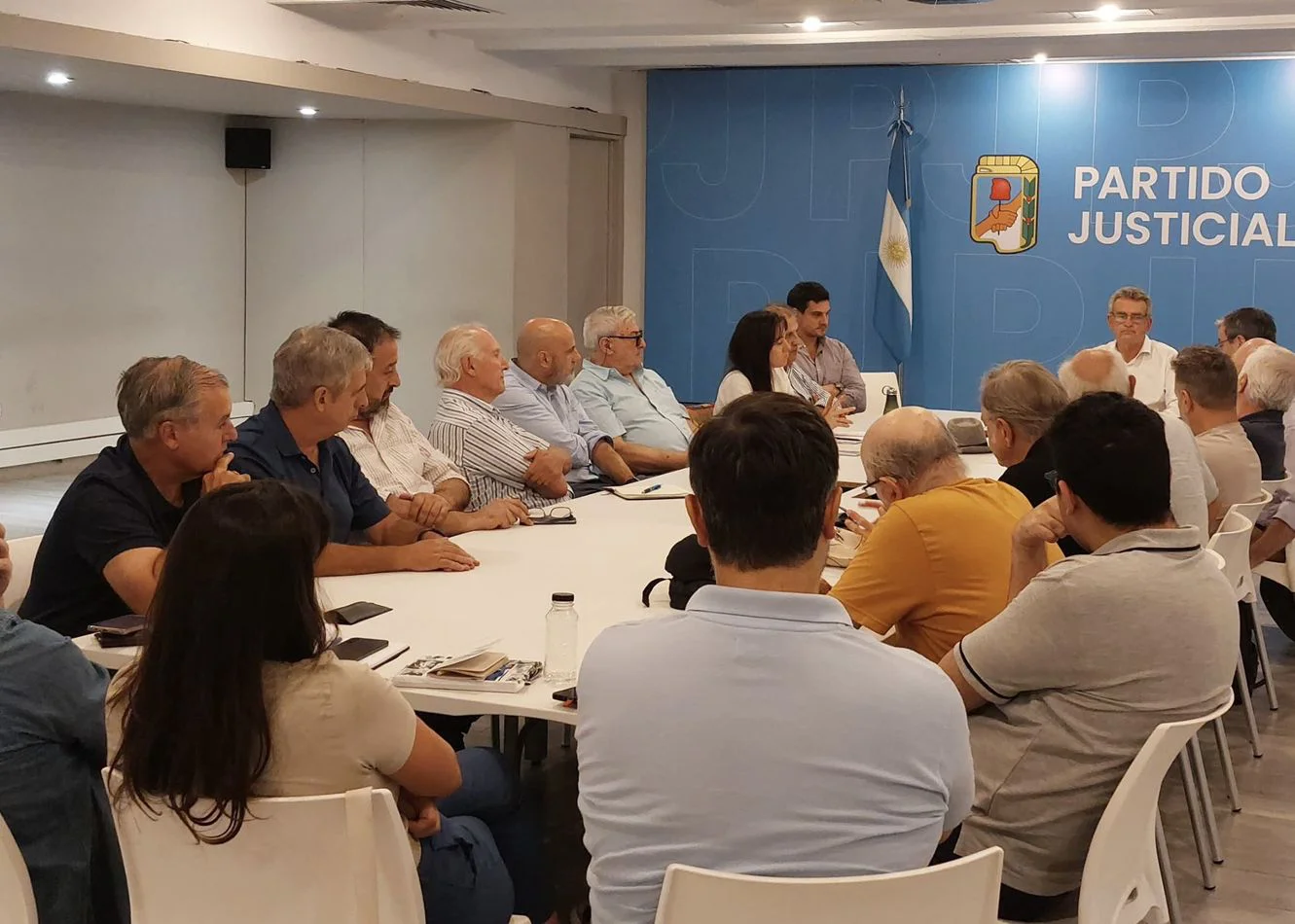 Rossi encabezó en marzo una nueva reunión de la Secretaría de Defensa del PJ.