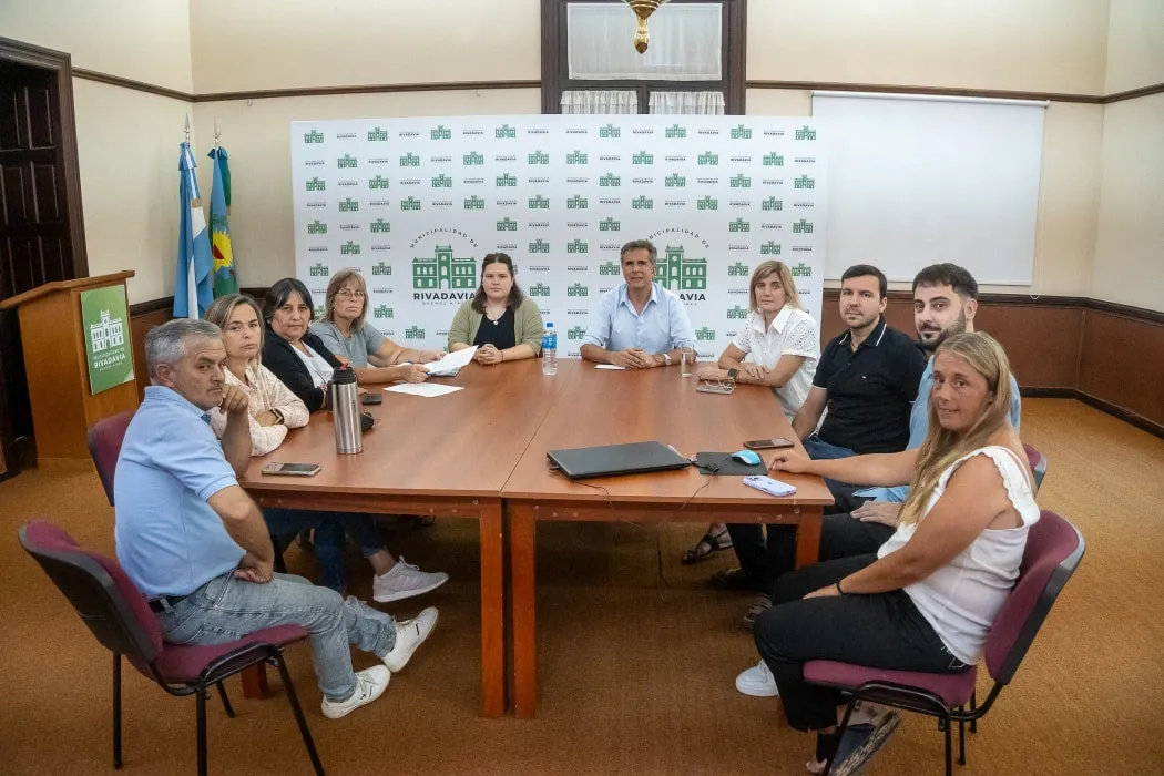 aumento para municipales rivadavia