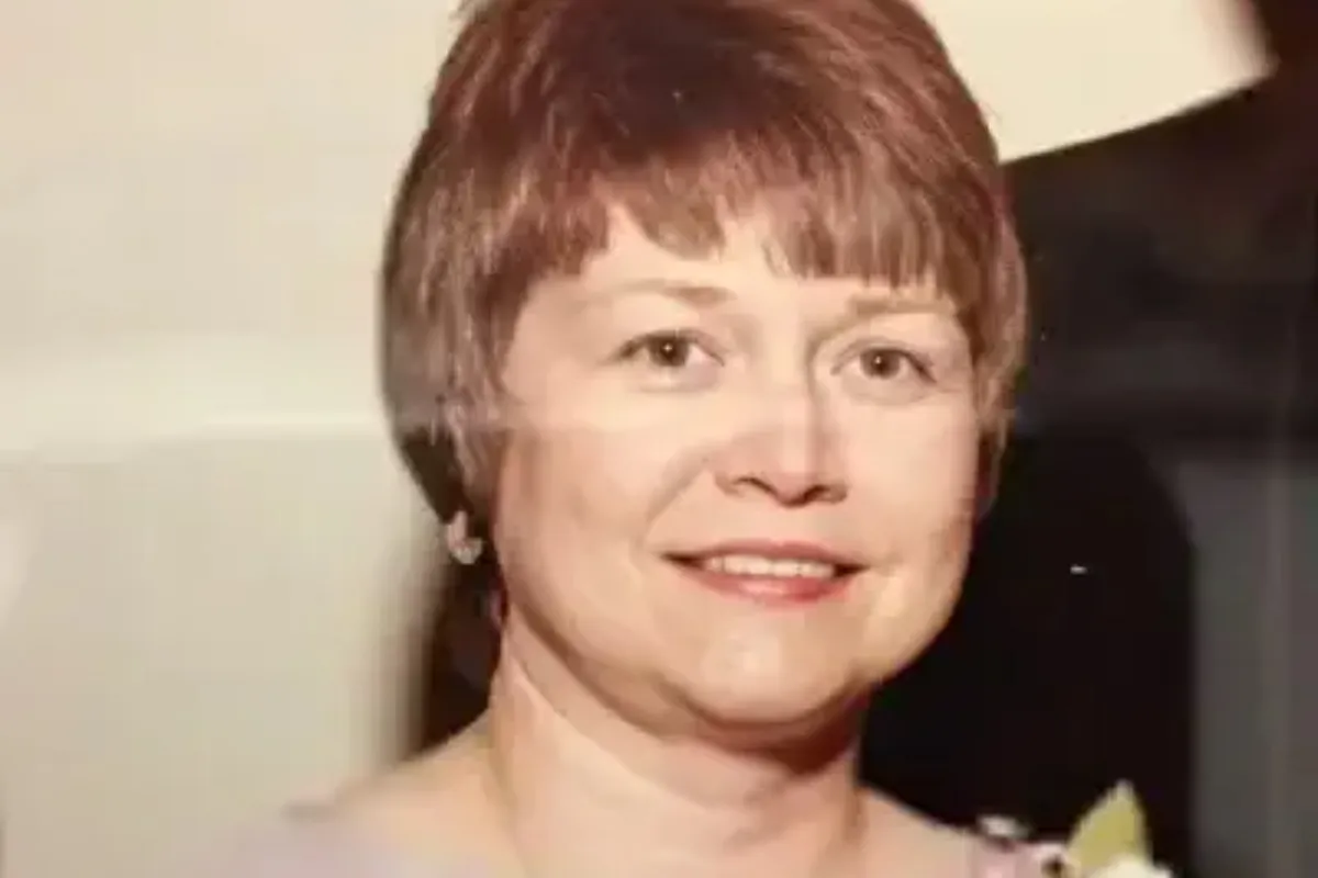 Elizabeth Dorlene Thorne Sennett