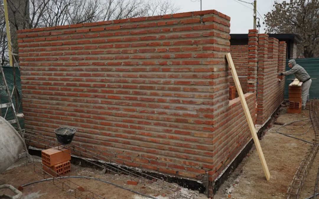 Avanza con la obra de ampliación, refacción y remodelación del edificio donde funciona la Dirección de Servicios Sanitarios.
