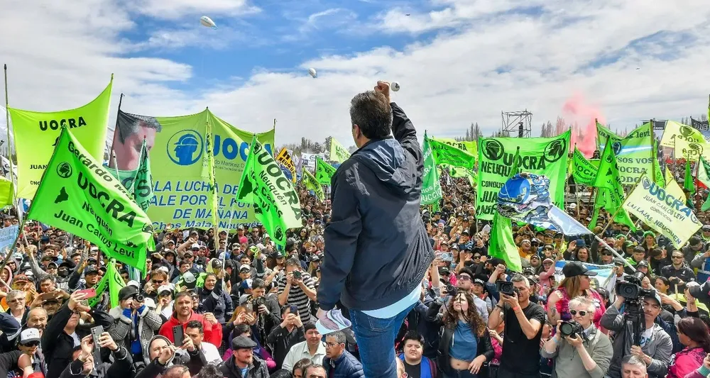 Multitudinario acto de Massa en Neuquén con trabajadores, estatales y petroleros