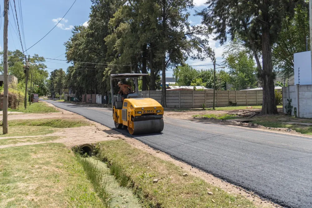 Iniciaron las obras de asfalto en La Reja 2
