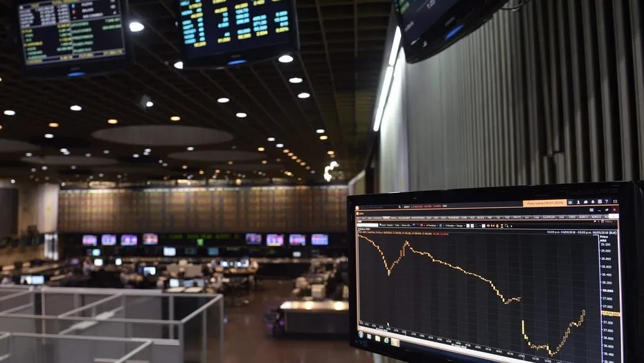 El riesgo pais argentino baja 352 puntos en el feriado y se ubica en 4.167 puntos