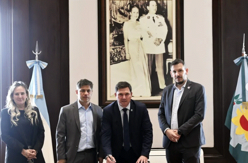 Bouvier firmó convenio con Provincia.