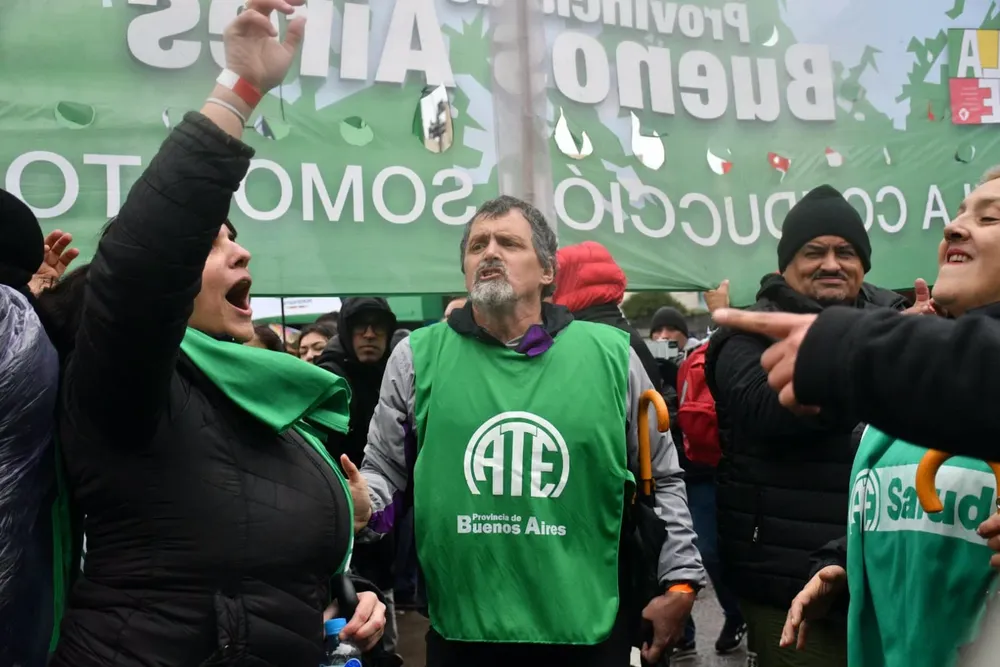 Deudas, pluriempleo y salarios que no alcanzan: por qué los estatales bonaerenses salen a la calle.