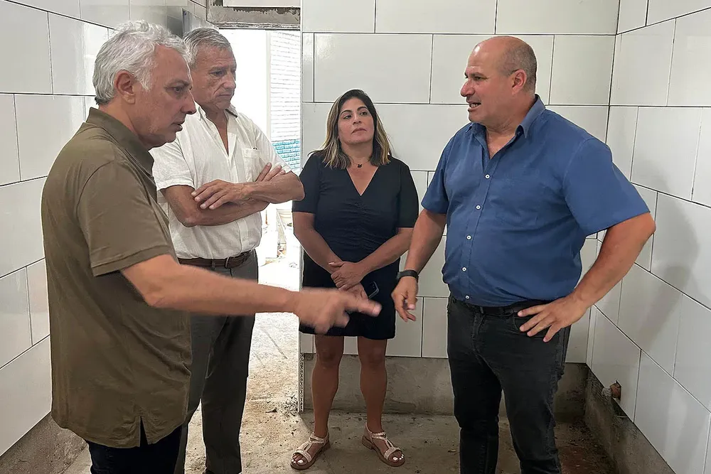 Tigre avanza con la remodelación de sanitarios y trabajos de pintura en la Escuela Primaria N° 29