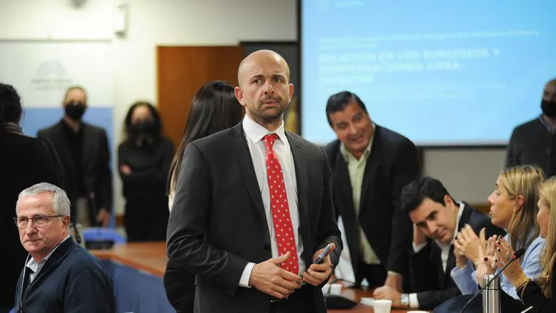 No va más Mogetta afuera de la secretaría de Transporte.