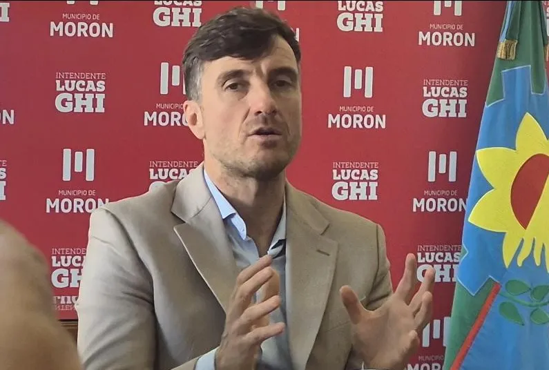 Lucas Ghi, intendente de Morón