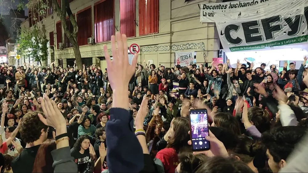 Estudiantes toman la UBA contra el veto a la Ley de Financiamiento