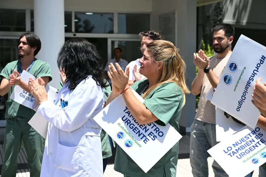 Hospitales SAMIC: crece el rechazo al plan “privatizador” Hospitales SAMIC: crece el rechazo al plan “privatizador”