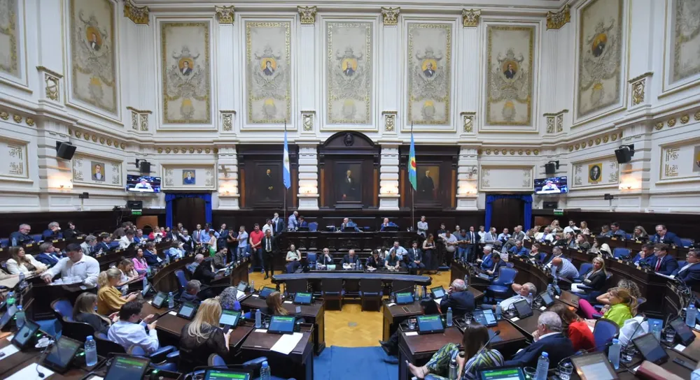 Diputados bonaerenses en sesión