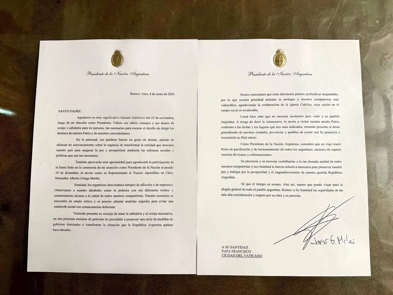 javier y karina milei firma despacho invitacion1