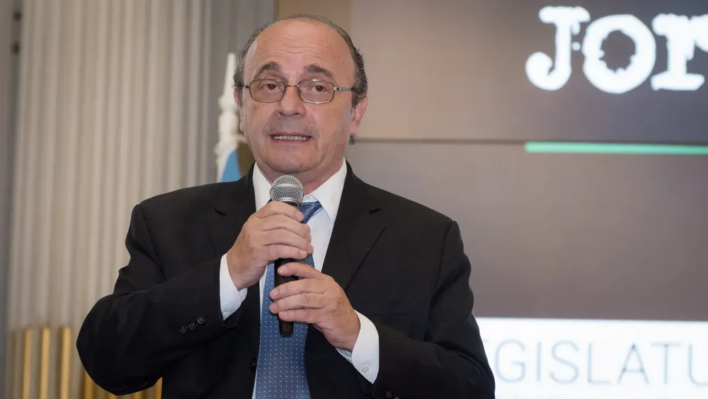 Para Moreau, Duhalde esta totalmente despistado sobre lo que es la Argentina de hoy