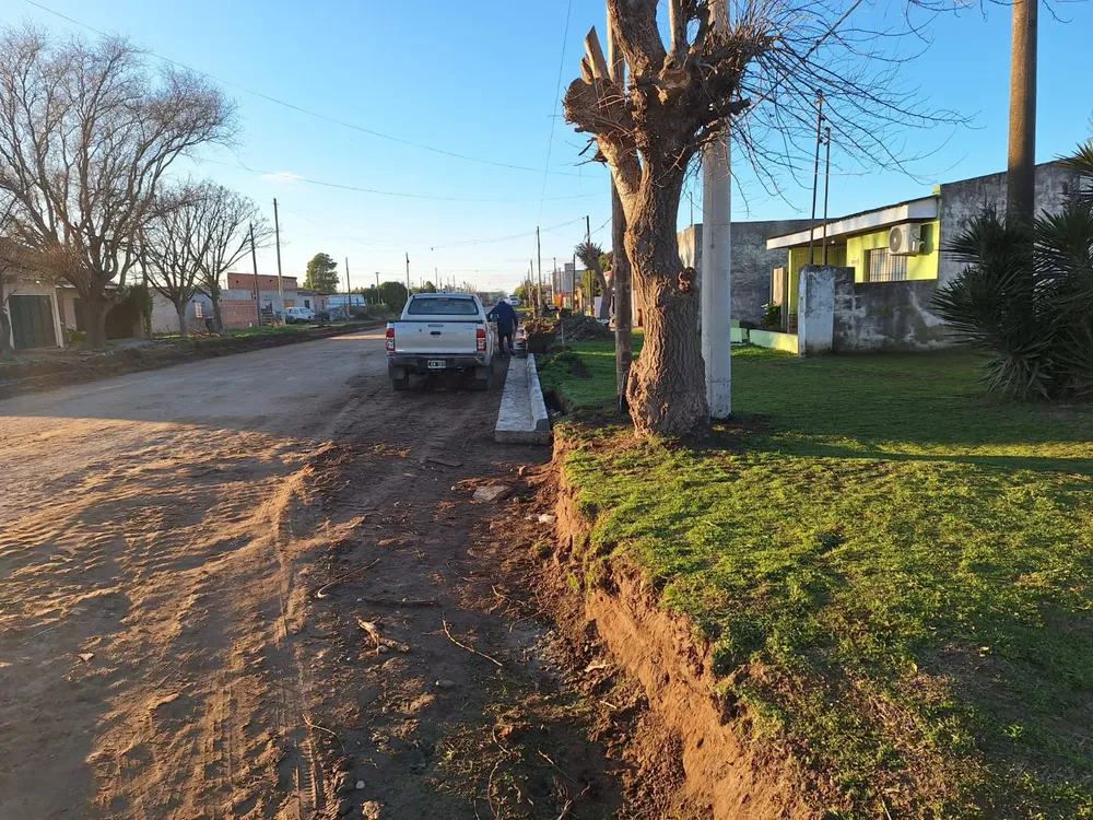 Obras de cordón cuneta en Barrio Norte 3