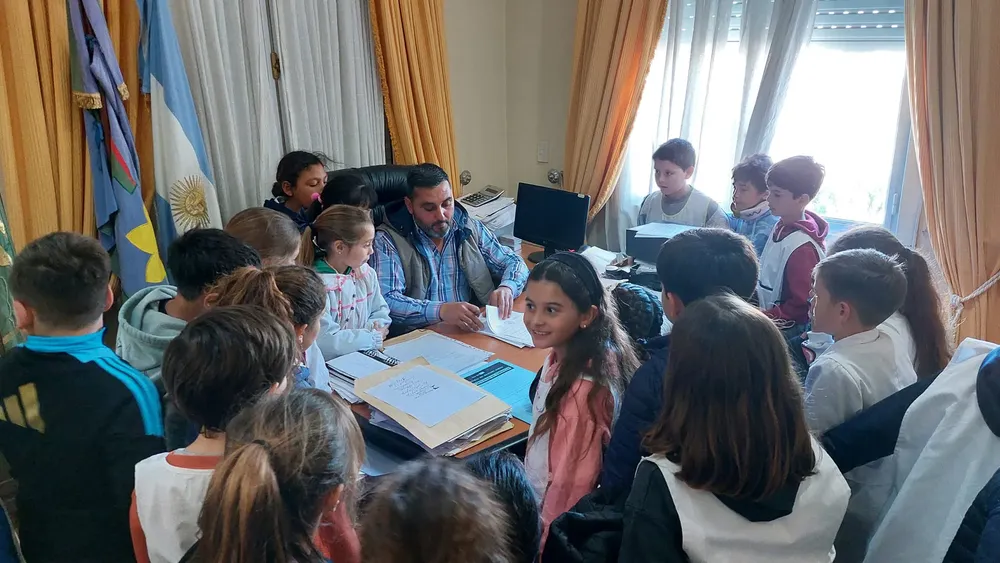 Farías recibió la visita de alumnos de 3er grado de la EP N1  2