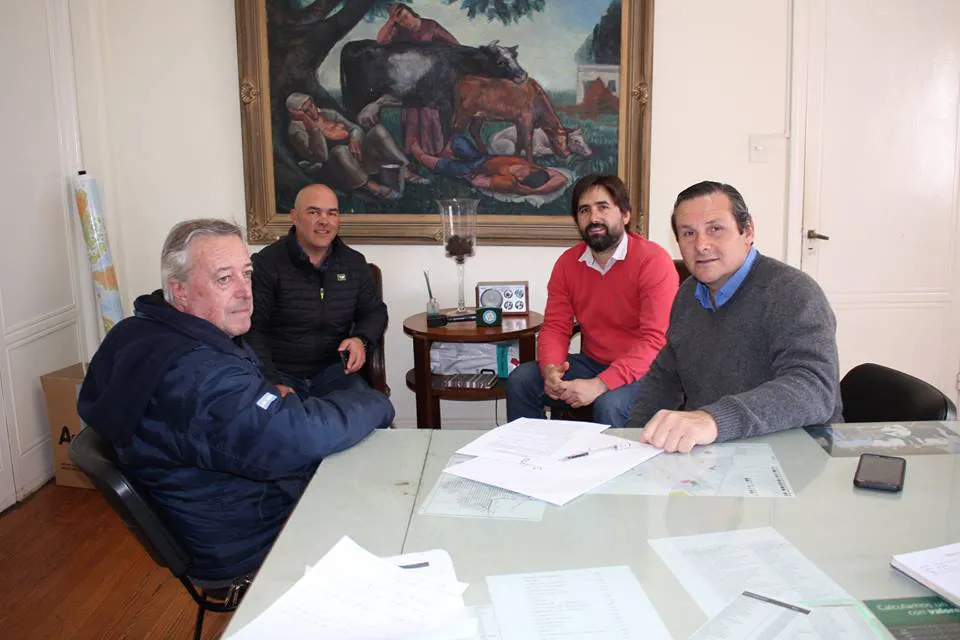 Etchevarren firmó convenio de asistencia técnica con el INTA