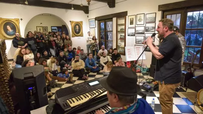 El Municipio convoca a artistas para la programación cultural 2026