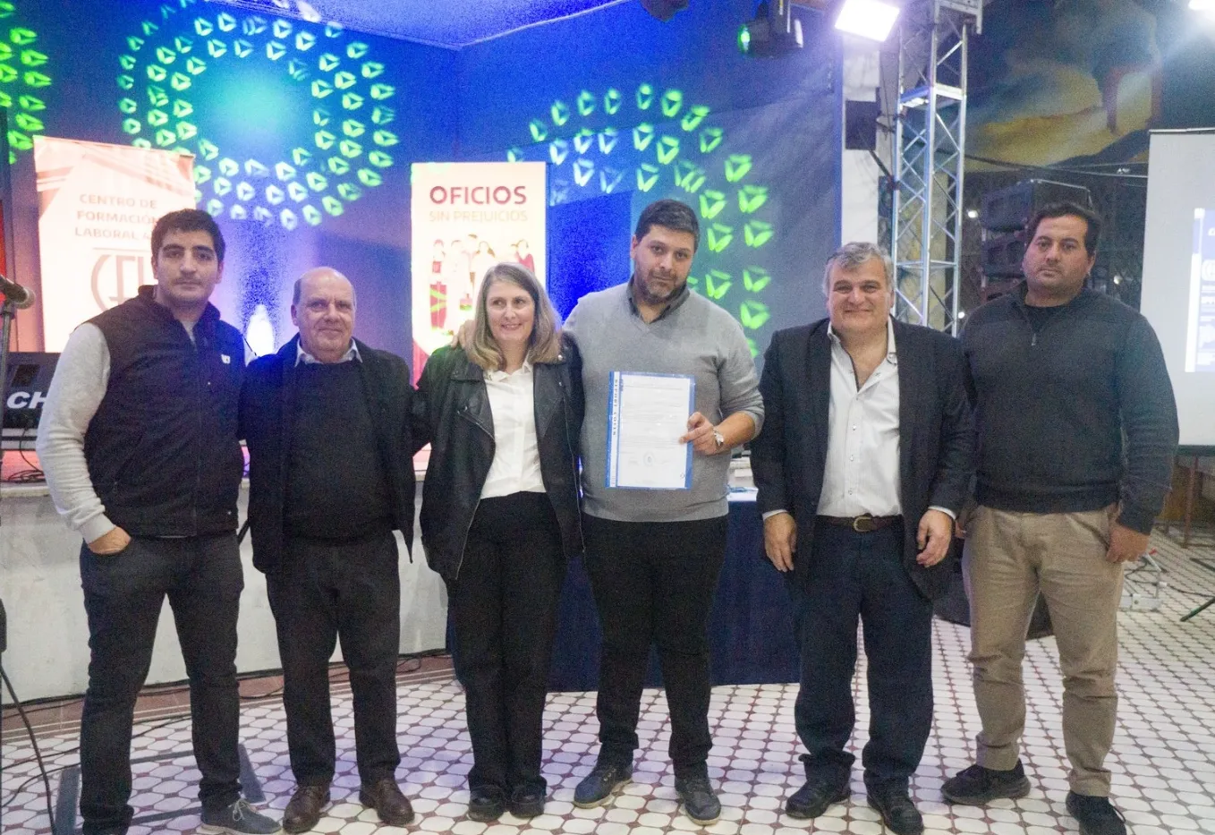 Con un fuerte mensaje social, Moccero entregó un aporte al CFL 401 y lanzó un plan de viviendas