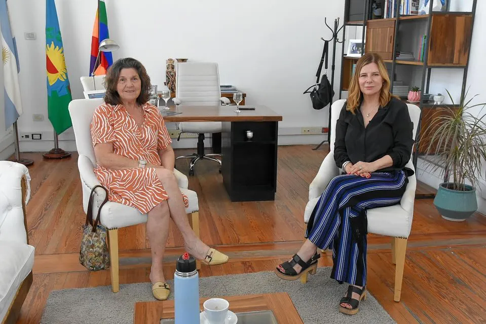 Gianini junto a la presidenta del Instituto Cultural de la Provincia.