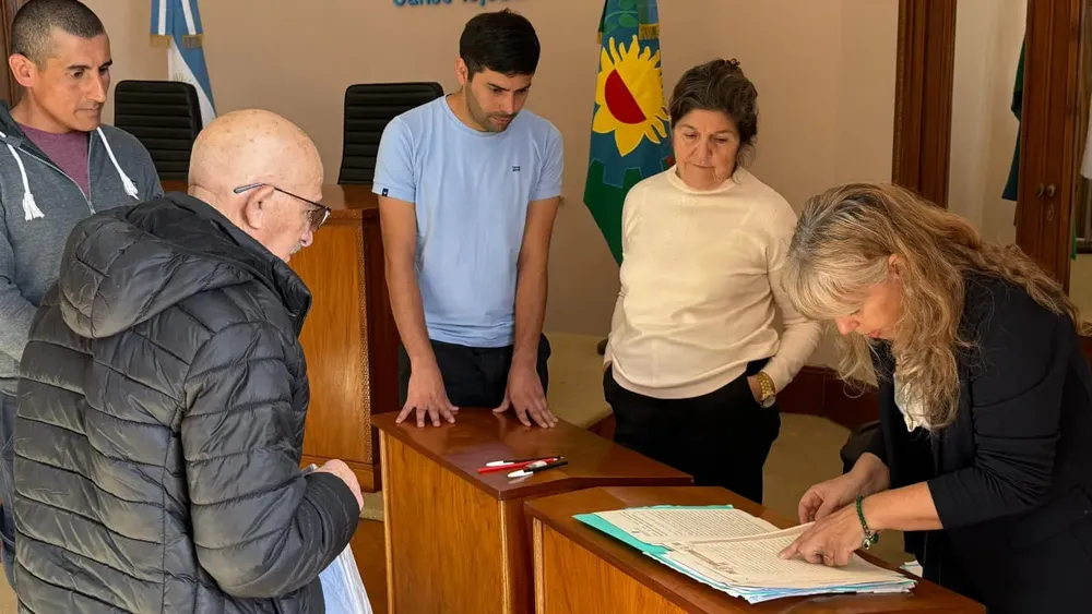 Jornada de firmas del programa “Mi Escritura, Mi Casa” en Carlos Tejedor 2
