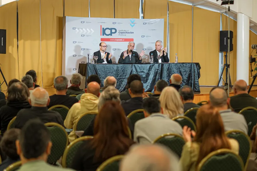 El PJ bonaerense tuvo un debate económico en San Nicolás.