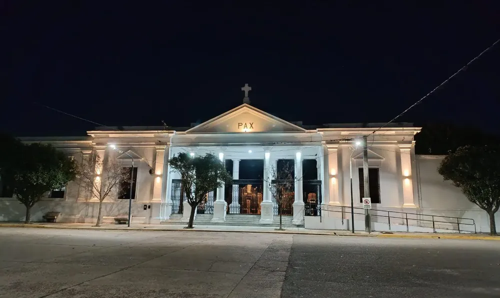 Avanza la obra de iluminación en el Cementerio Municipal