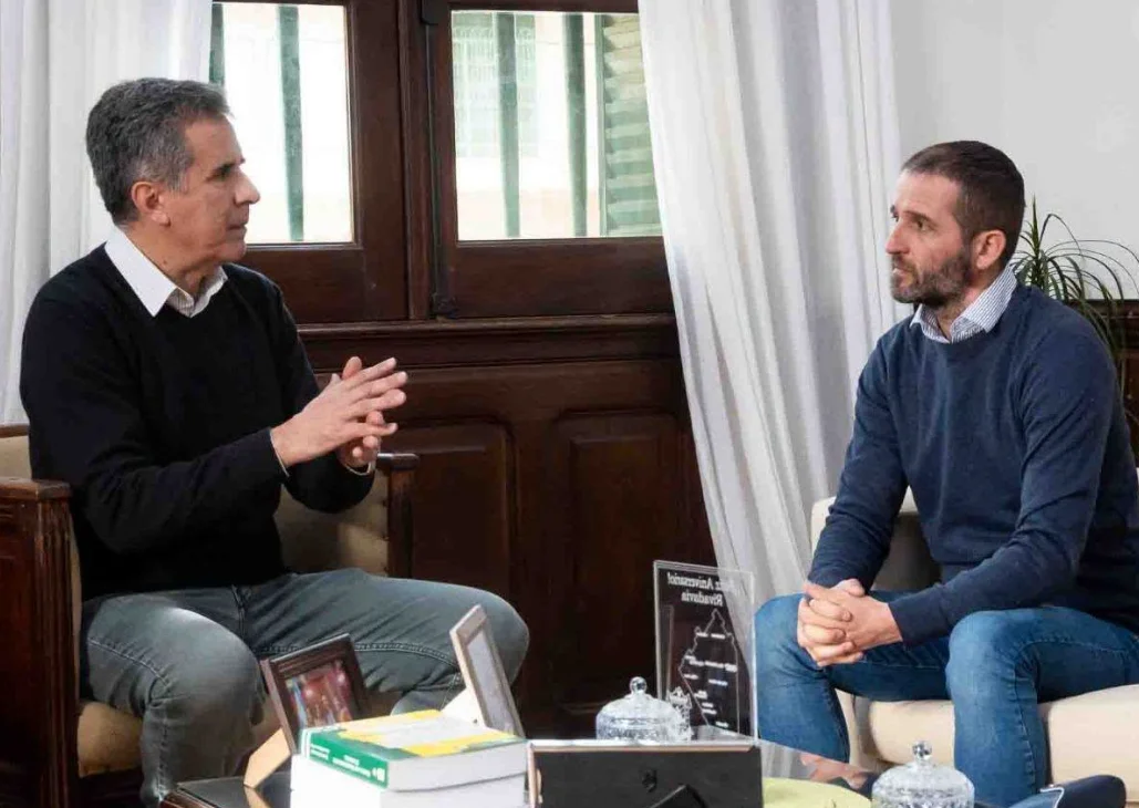 Rivadavia articula salud