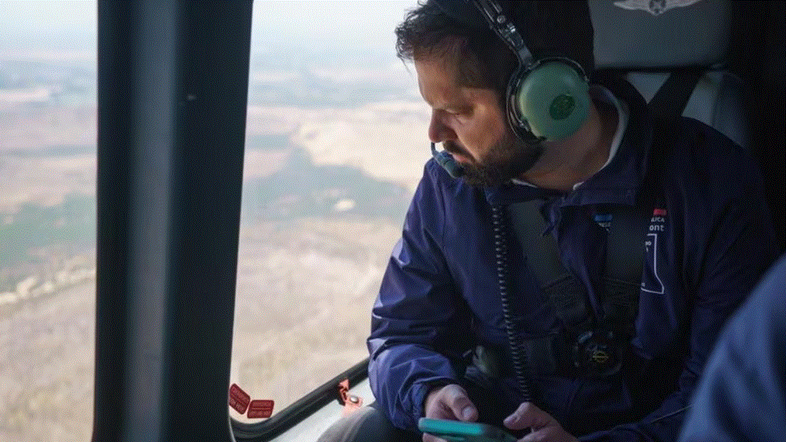 Boric monitoreando los focos de incendios en Chile Gabriel Boric