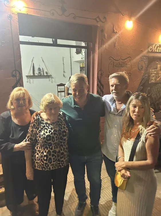 Cascallares y Fabiani acompañaron la inauguración de una pulpería donde funcionaba un tradicional almacén de campo en Ministro Rivadavia