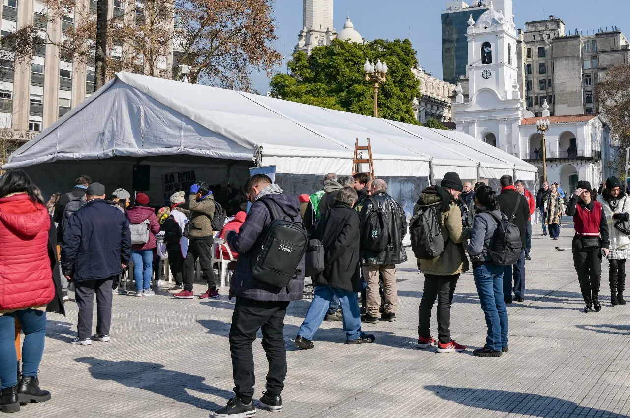 ATE lanzó un acampe contra los despidos en Plaza de Mayo