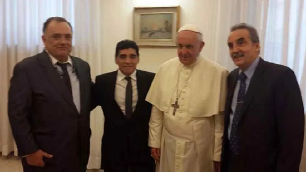 Moreno junto al Papa y Maradona (2014) Moreno junto al Papa y Maradona (2014)