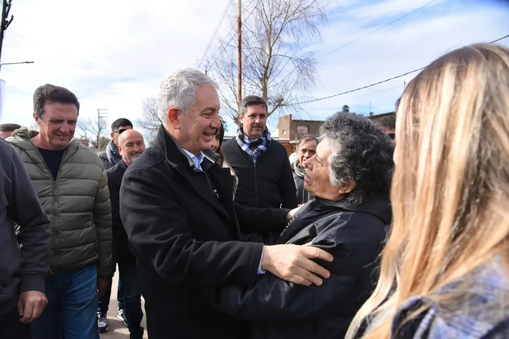 La Plata Alak y los candidatos de Fuerza Patria cierran la campaña con una recorrida por los barrios 2