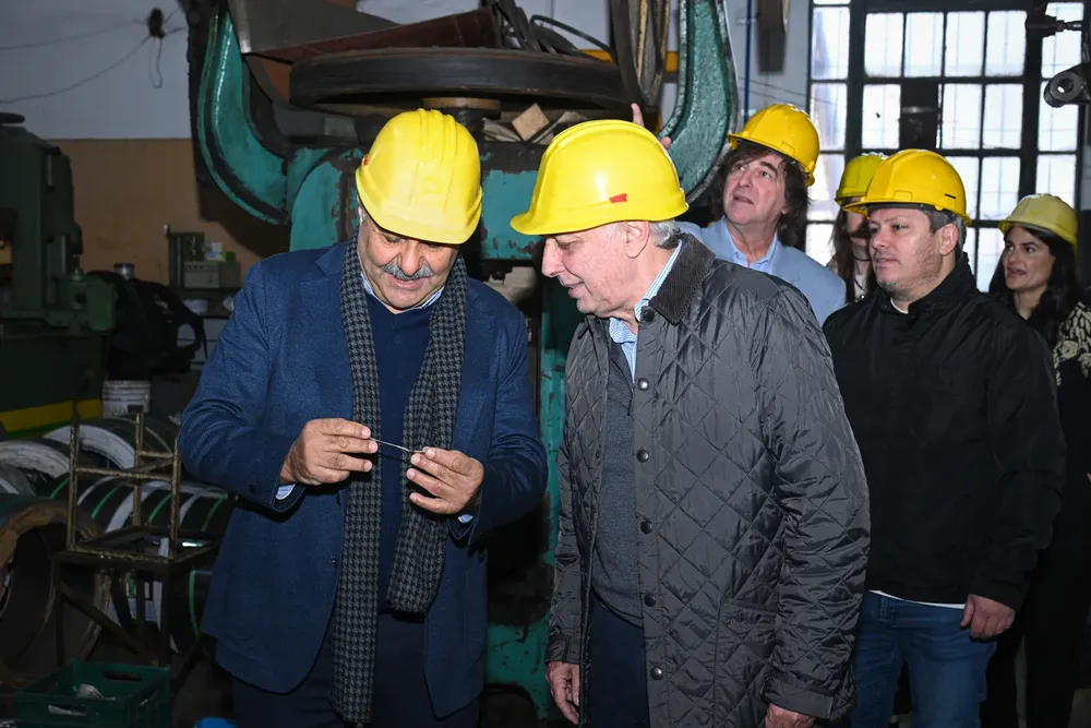 Julio Zamora se reunió con representantes de la firma Nicols, empresa con más de 60 años en General Pacheco